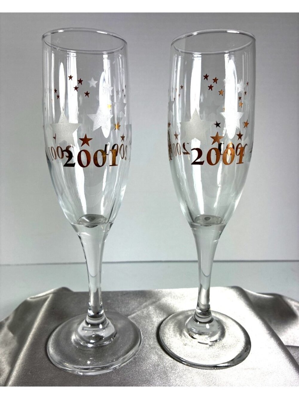 Vintage 2001 Champagne Flutes Set of 2 - Picture 1 of 6